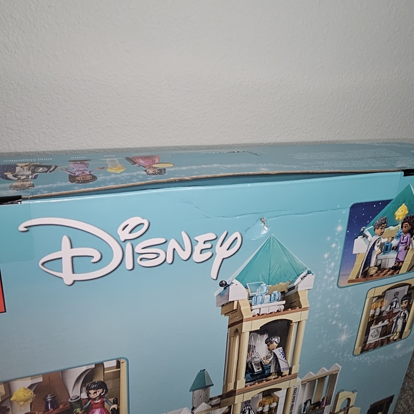 LEGO Disney Wish King Magnifico's Castle - Picture 7 of 10